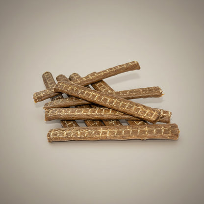 Lupiora NATURAL GREATNESS Lammsticks aus 100% getrocknetem Lammfleisch, hypoallergener Hundesnack, getreidefrei.