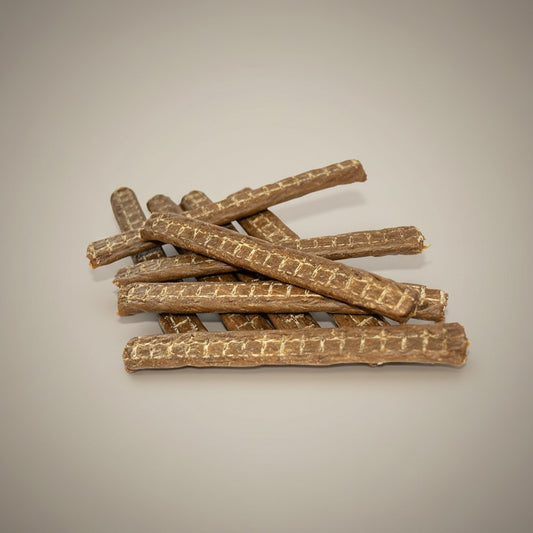 Lupiora NATURAL GREATNESS Lammsticks aus 100% getrocknetem Lammfleisch, hypoallergener Hundesnack, getreidefrei.