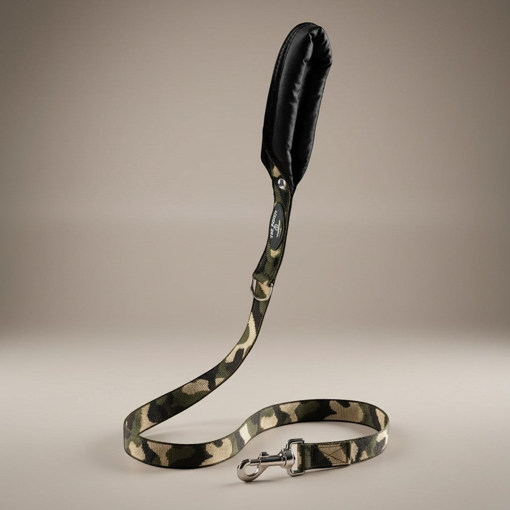 Lupiora TRE PONTI Kurzführer Hundeleine in Camouflage-Optik mit gepolstertem schwarzem Griff und Metallkarabiner
