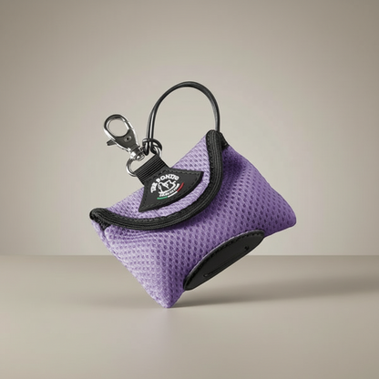 Lupiora TRE PONTI Easy-Clean Kotbeutelspender in Lila aus weichem Netzgewebe mit Karabiner und Gummischlaufe