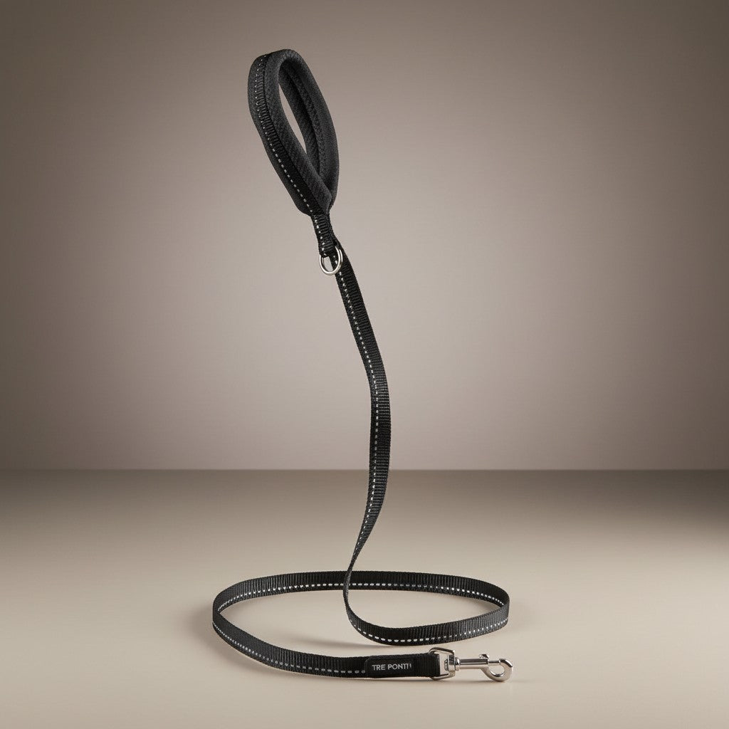 Lupiora Tre Ponti Mesh Hundeleine in Schwarz mit reflektierendem Band, weichem Netzgriff und Metallkarabiner