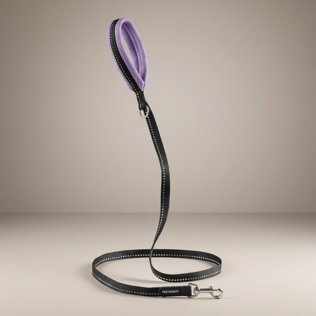 Lupiora Tre Ponti Mesh Hundeleine in Schwarz mit lila gepolsterter Handschlaufe und reflektierenden Elementen